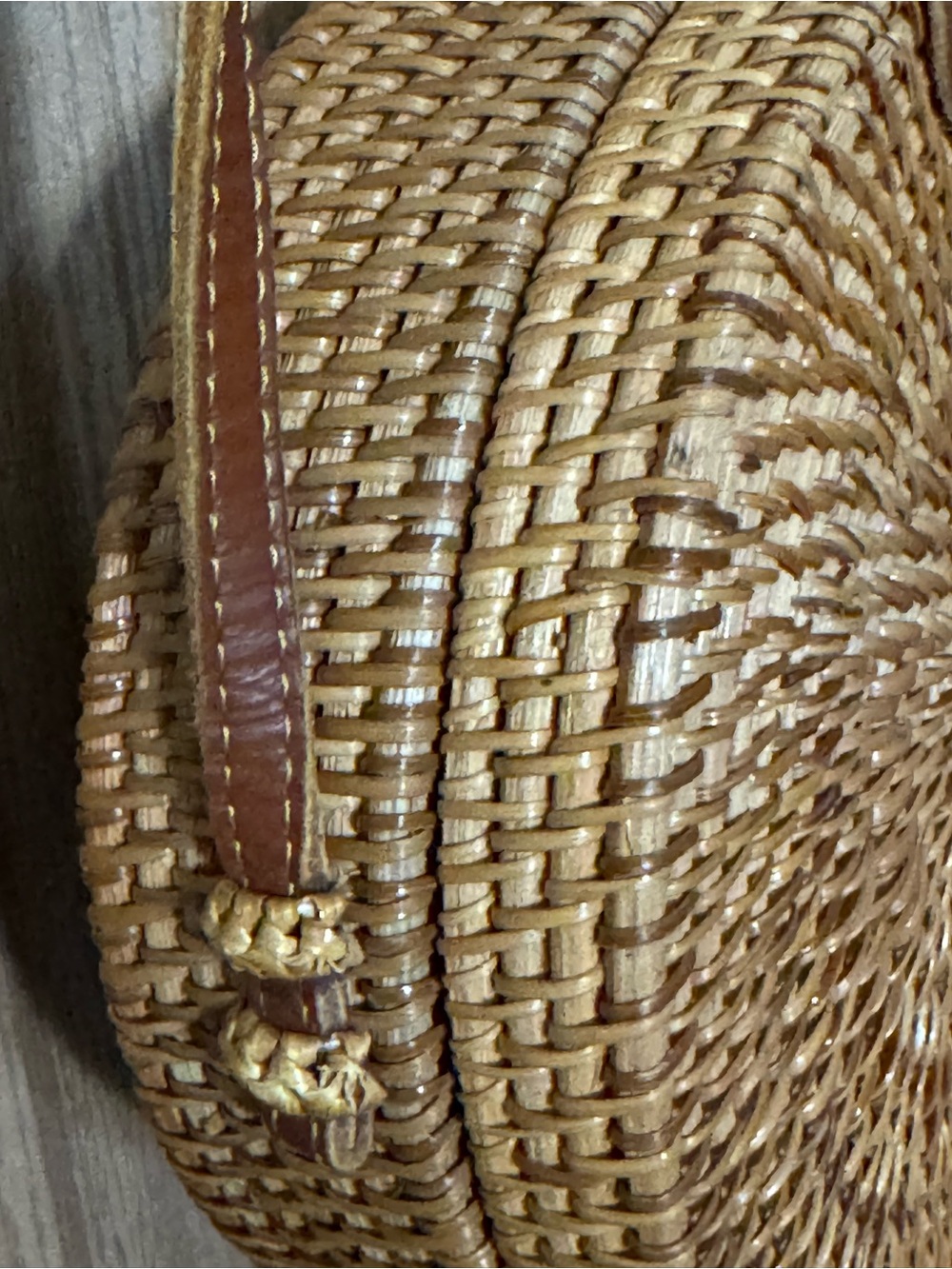 Round Woven Crossbody Bag in Natural Brown NWOT - Picture 9 of 12